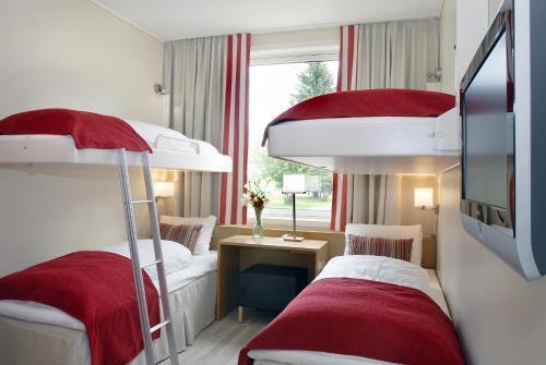Western Oslo Airport Hotell 4*